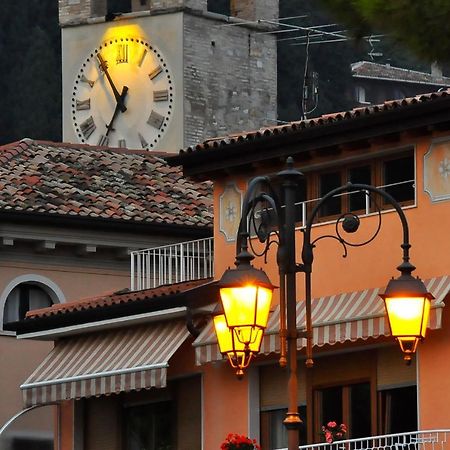 Albergo Meuble Olivi Toscolano Maderno Exterior photo