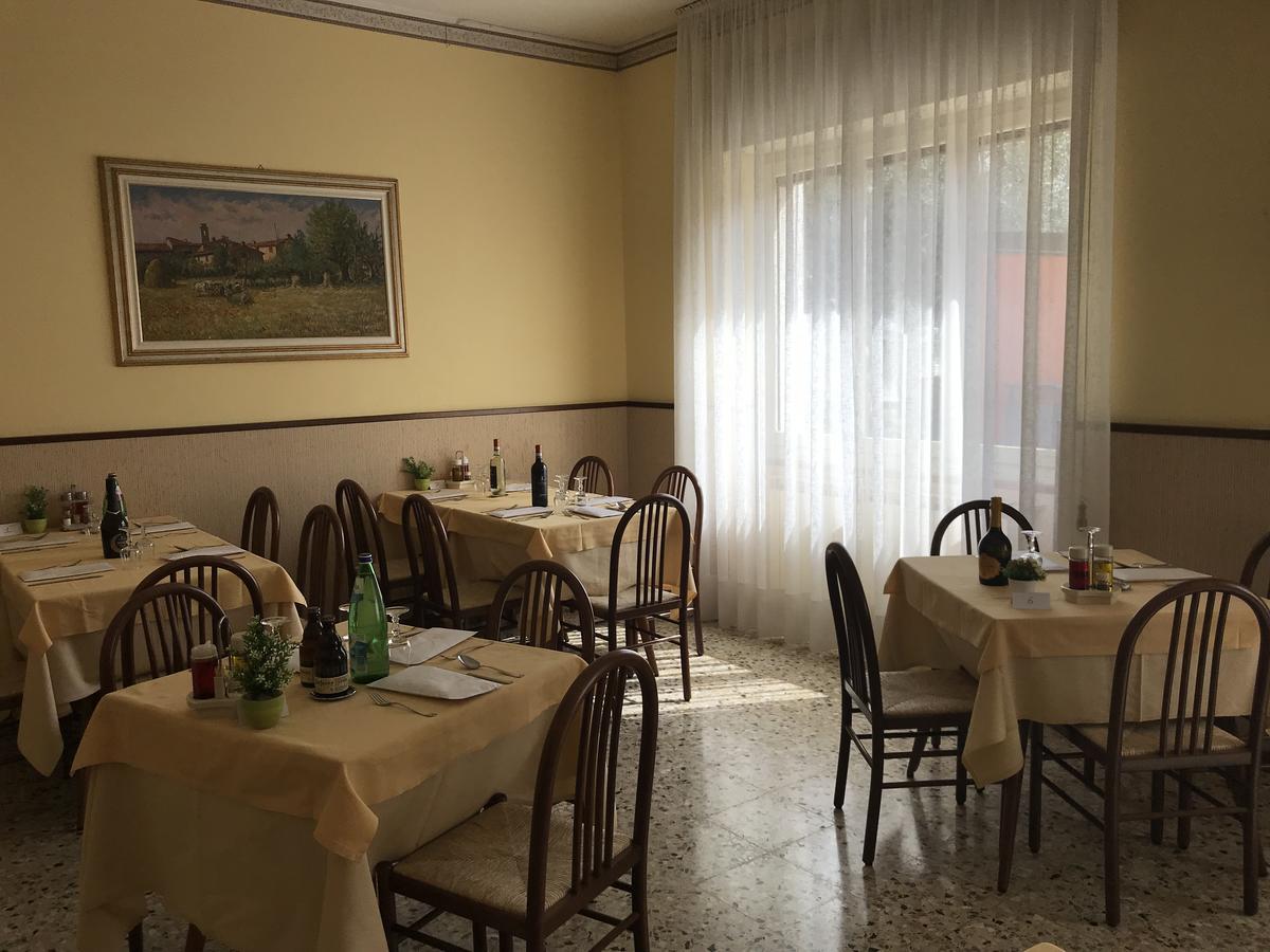 Albergo Meuble Olivi Toscolano Maderno Exterior photo